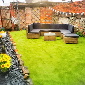 The Gatsby - Beautiful Spacious House Holiday home Cardiff