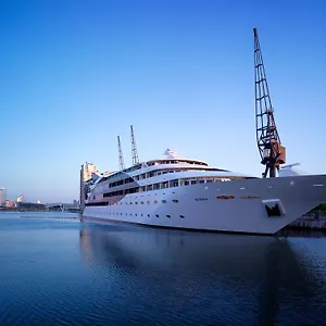 Sunborn Yacht Hotel London