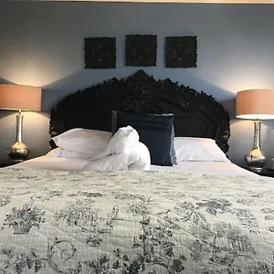 The Nobody Hotel Christow